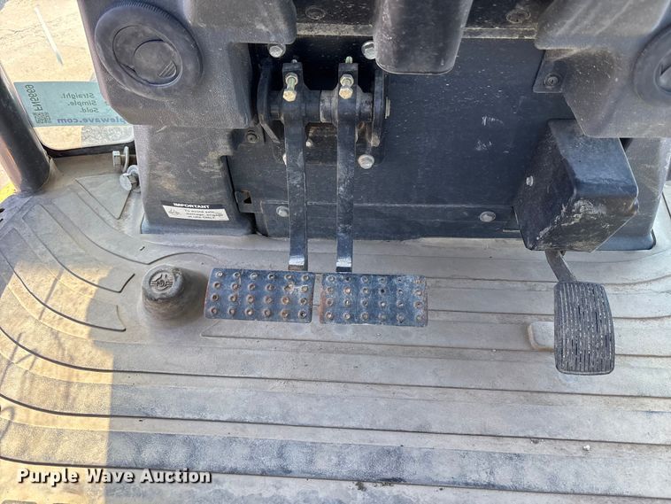 image for item FN5669 2014 John Deere 410K backhoe