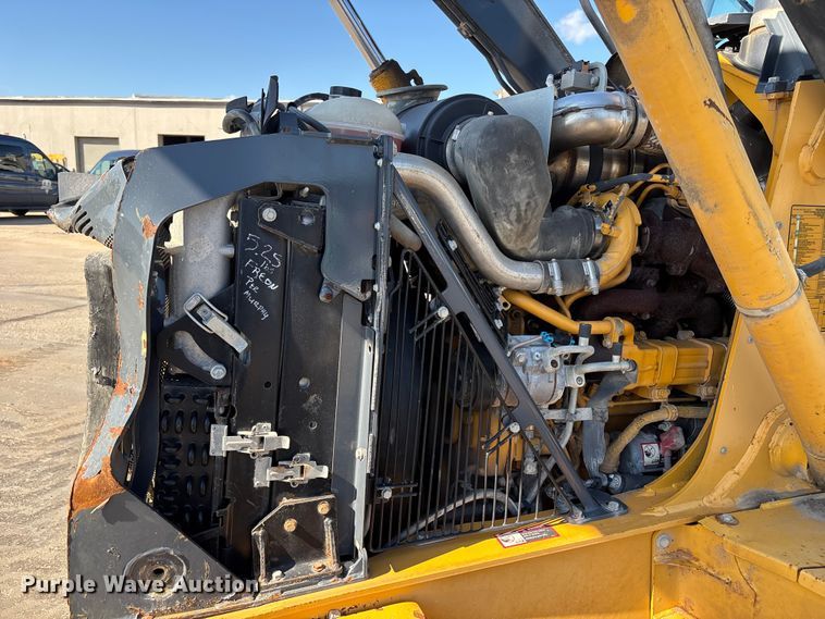 image for item FN5669 2014 John Deere 410K backhoe