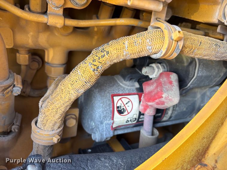 image for item FN5669 2014 John Deere 410K backhoe