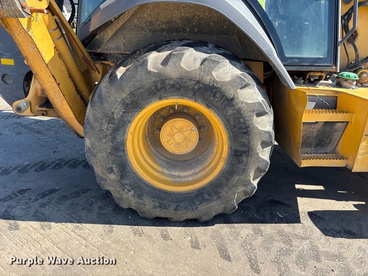 image for item FN5669 2014 John Deere 410K backhoe
