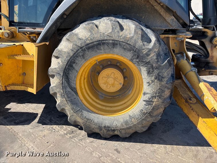 image for item FN5669 2014 John Deere 410K backhoe