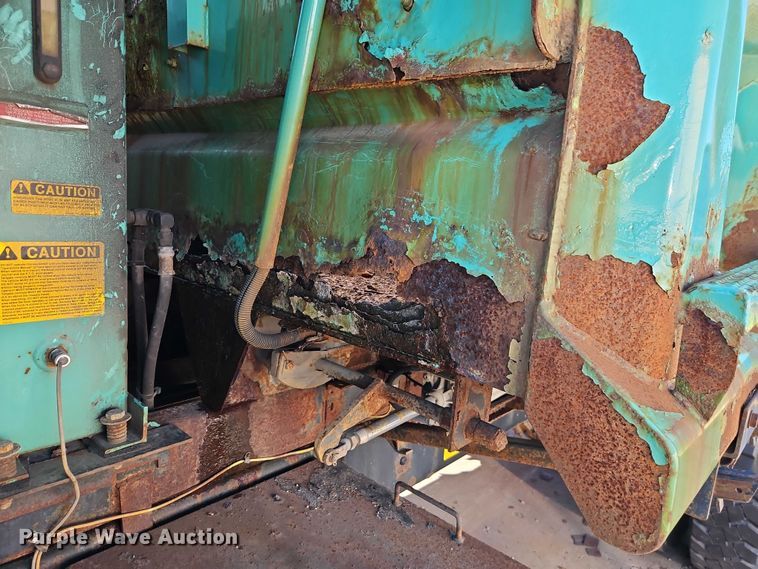 image for item FN5670 2009 International 7400 dump truck