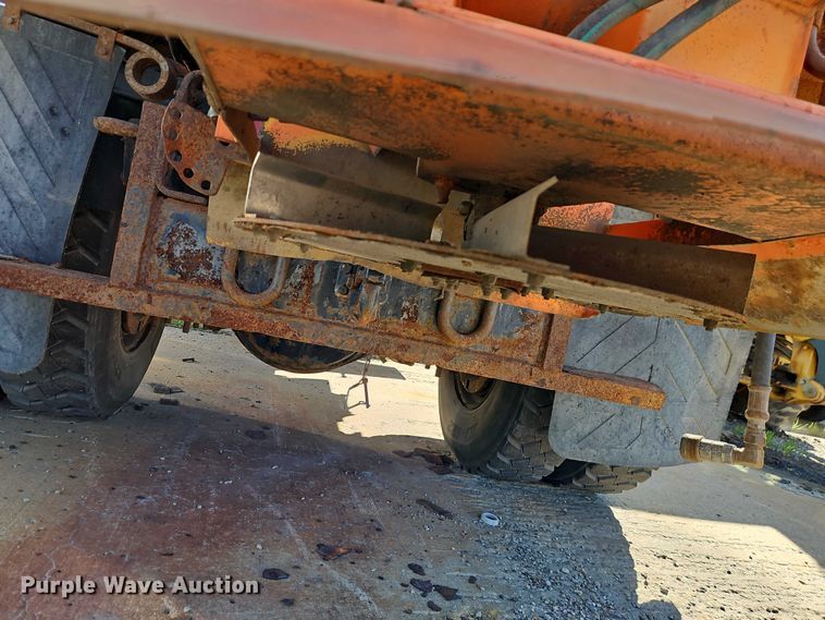 image for item FN5670 2009 International 7400 dump truck