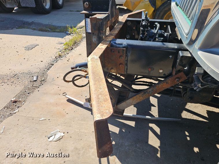 image for item FN5670 2009 International 7400 dump truck