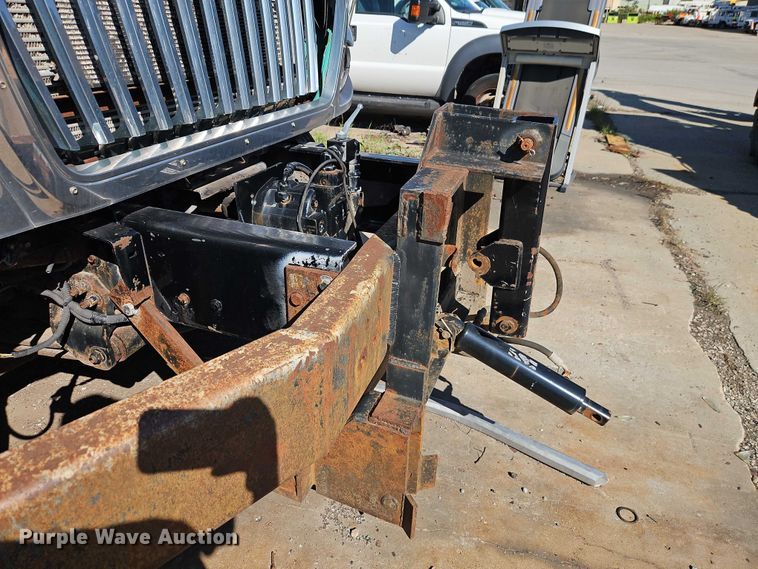 image for item FN5670 2009 International 7400 dump truck