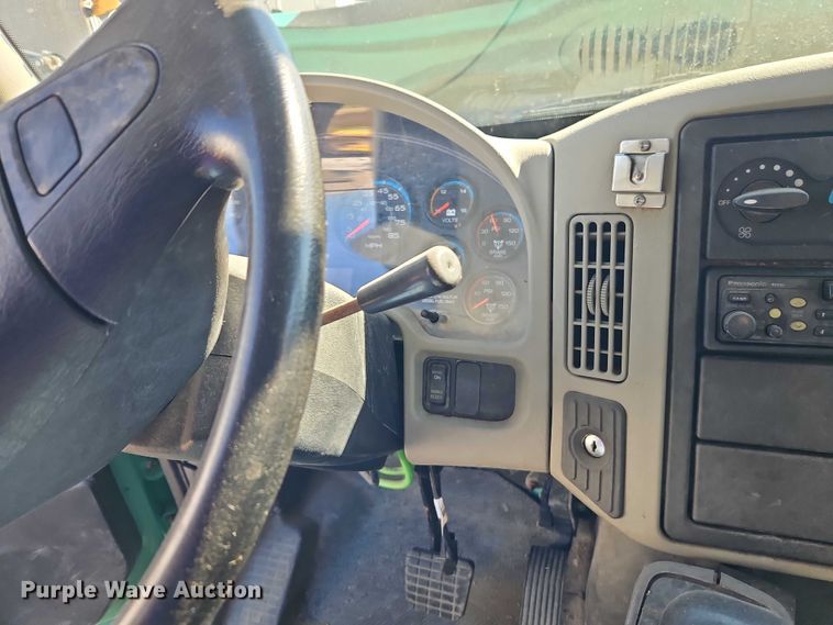 image for item FN5670 2009 International 7400 dump truck