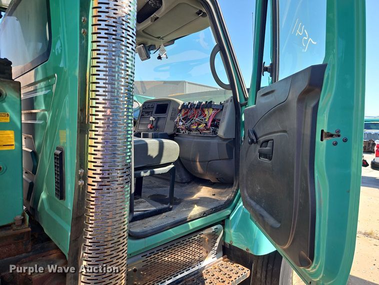image for item FN5670 2009 International 7400 dump truck