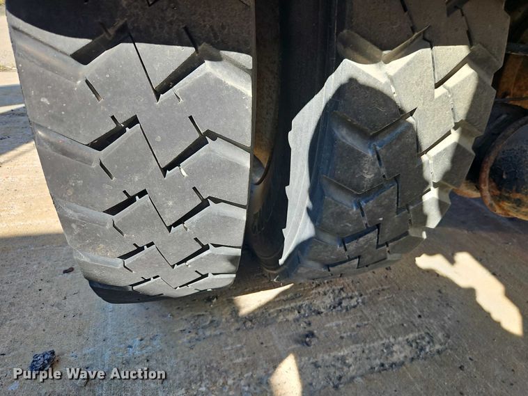 image for item FN5670 2009 International 7400 dump truck