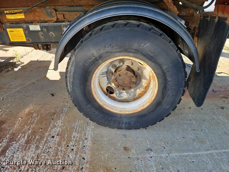 image for item FN5670 2009 International 7400 dump truck