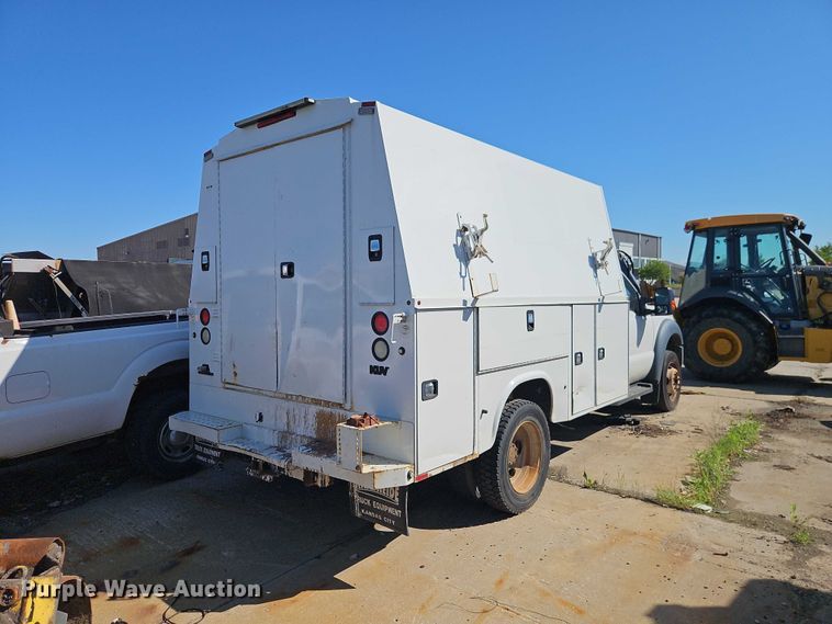 image for item FN5671 2015 Ford F550 Super Duty utility / service truck