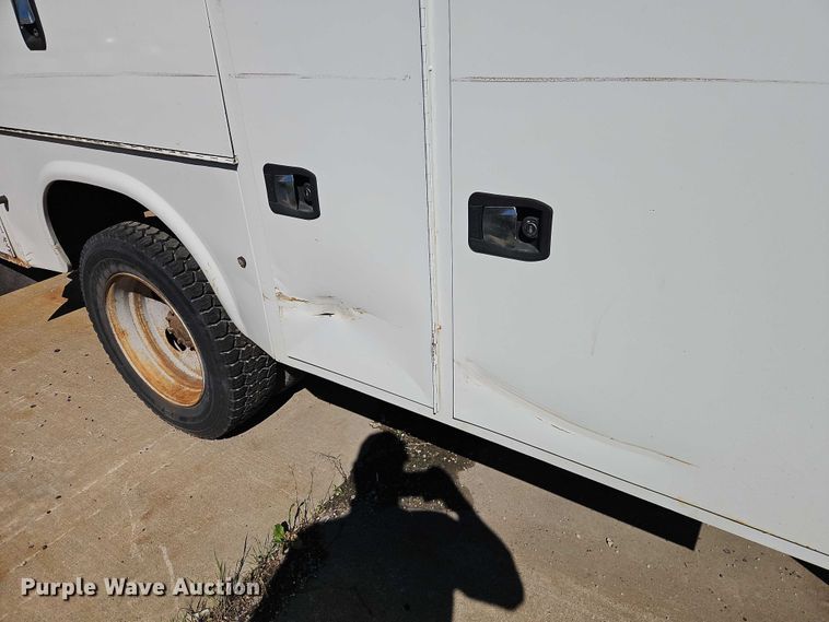 image for item FN5671 2015 Ford F550 Super Duty utility / service truck