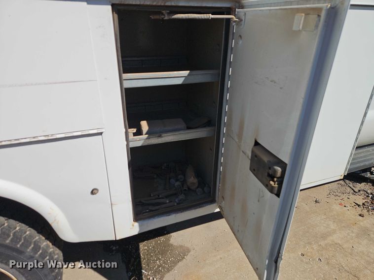 image for item FN5671 2015 Ford F550 Super Duty utility / service truck