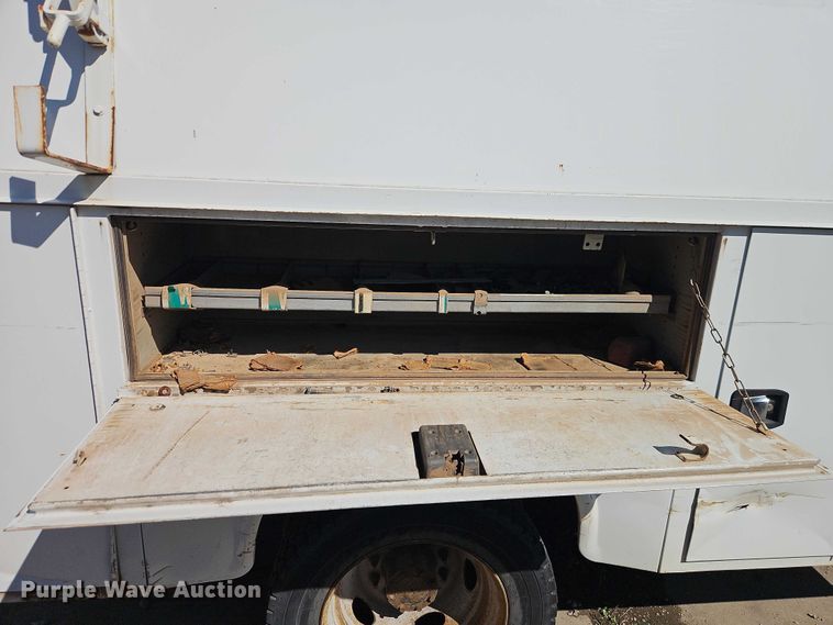 image for item FN5671 2015 Ford F550 Super Duty utility / service truck