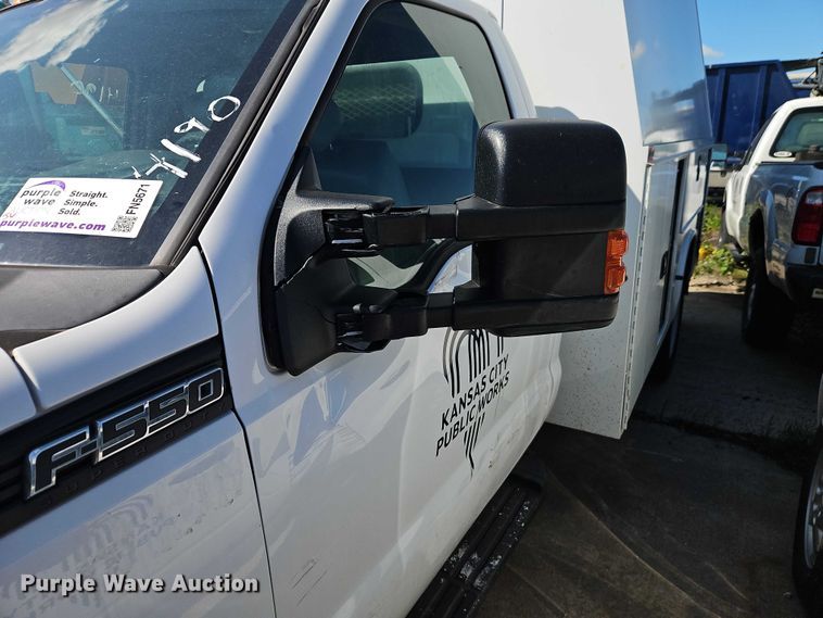 image for item FN5671 2015 Ford F550 Super Duty utility / service truck