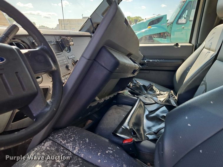 image for item FN5671 2015 Ford F550 Super Duty utility / service truck