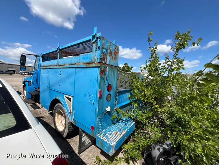 image for item FN5673 2003 International 4200 utility / service truck