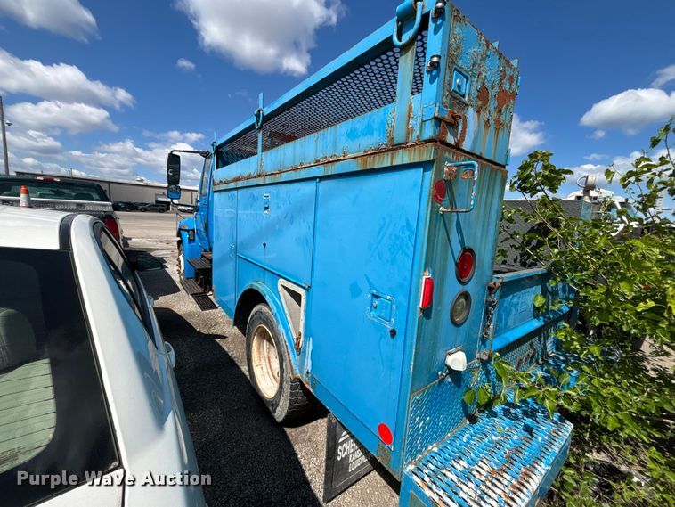image for item FN5673 2003 International 4200 utility / service truck