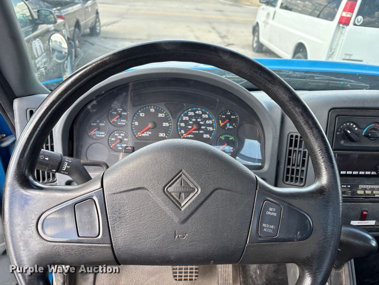 image for item FN5673 2003 International 4200 utility / service truck