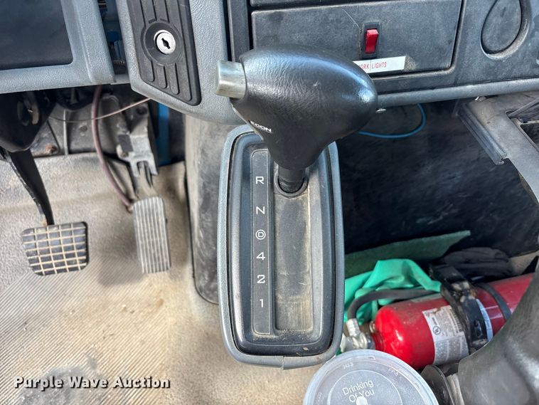 image for item FN5673 2003 International 4200 utility / service truck