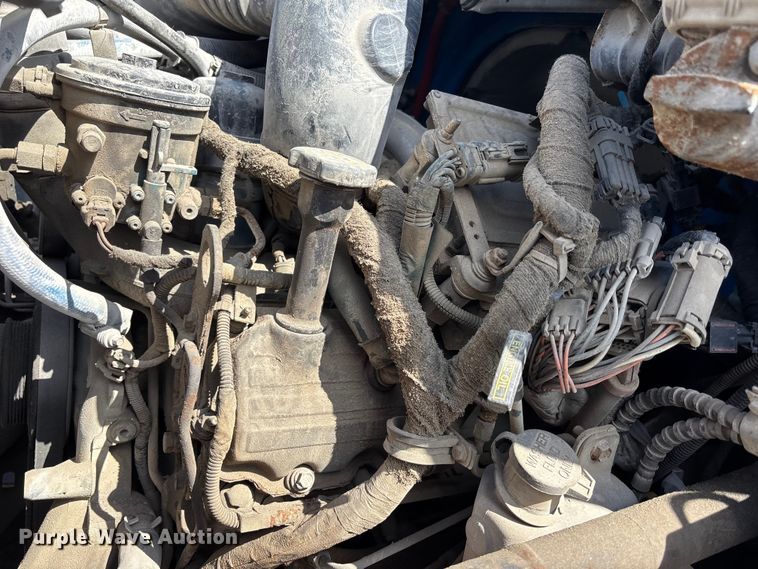 image for item FN5673 2003 International 4200 utility / service truck