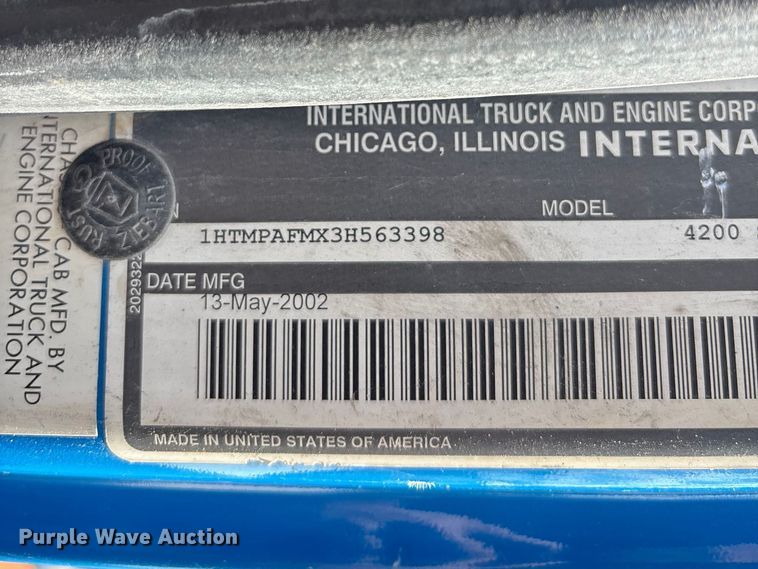 image for item FN5673 2003 International 4200 utility / service truck