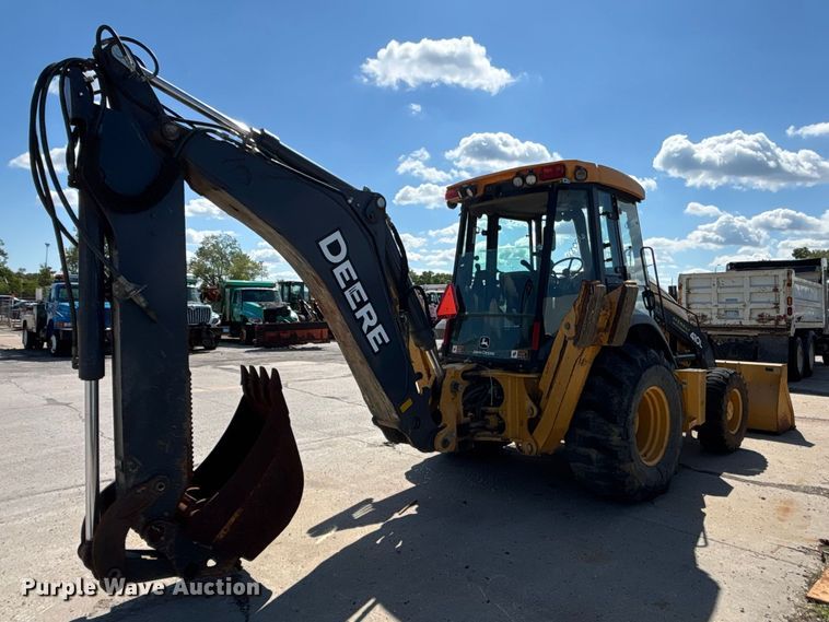 image for item FN5674 2019 John Deere 410L backhoe