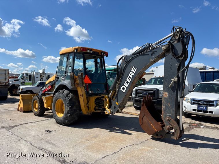 image for item FN5674 2019 John Deere 410L backhoe