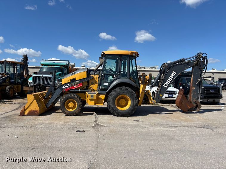 image for item FN5674 2019 John Deere 410L backhoe