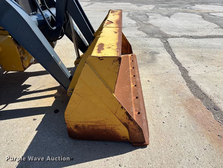 image for item FN5674 2019 John Deere 410L backhoe