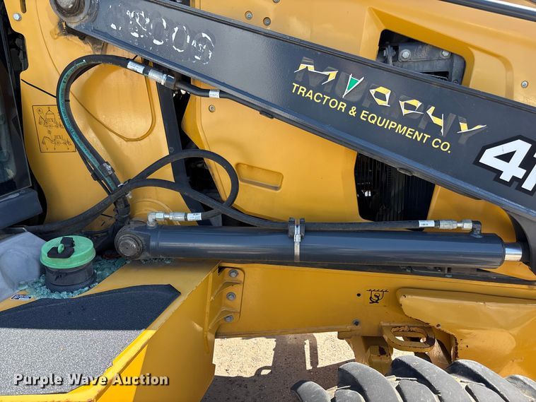 image for item FN5674 2019 John Deere 410L backhoe