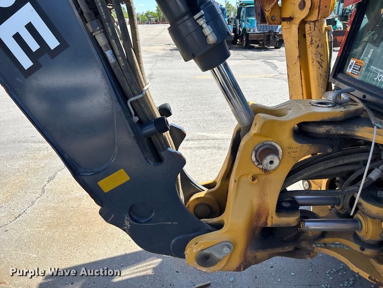 image for item FN5674 2019 John Deere 410L backhoe