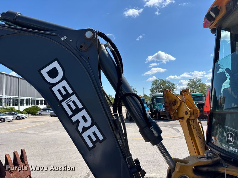 image for item FN5674 2019 John Deere 410L backhoe