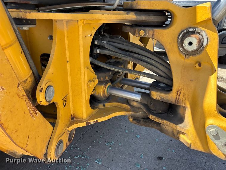 image for item FN5674 2019 John Deere 410L backhoe