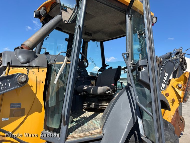 image for item FN5674 2019 John Deere 410L backhoe