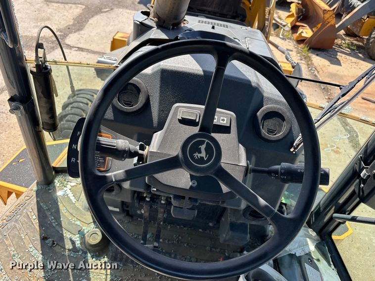 image for item FN5674 2019 John Deere 410L backhoe