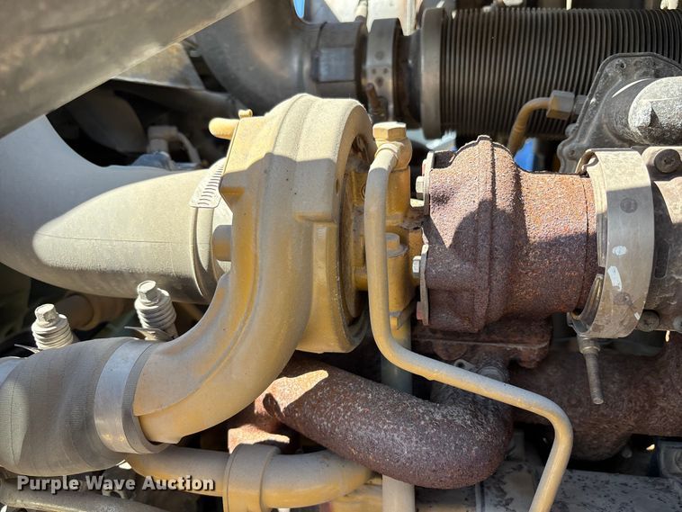 image for item FN5674 2019 John Deere 410L backhoe