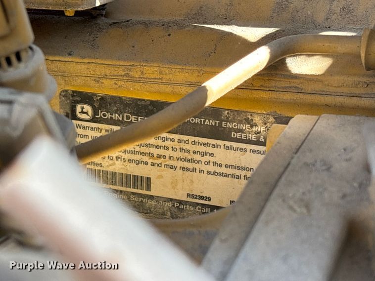 image for item FN5674 2019 John Deere 410L backhoe