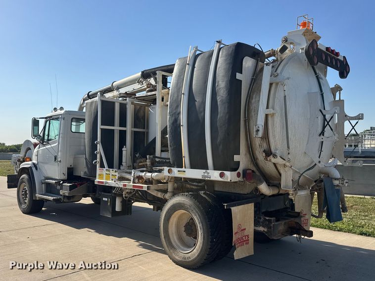 image for item MX9246 2001 Freightliner FL80 sewer jetter truck