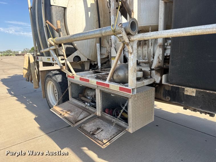 image for item MX9246 2001 Freightliner FL80 sewer jetter truck