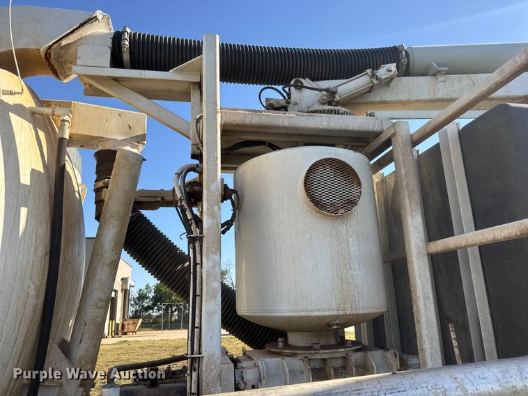 image for item MX9246 2001 Freightliner FL80 sewer jetter truck