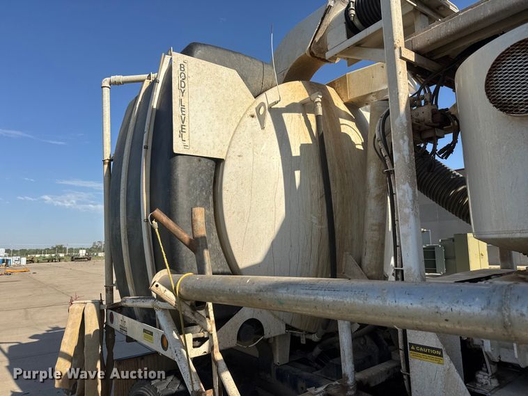 image for item MX9246 2001 Freightliner FL80 sewer jetter truck