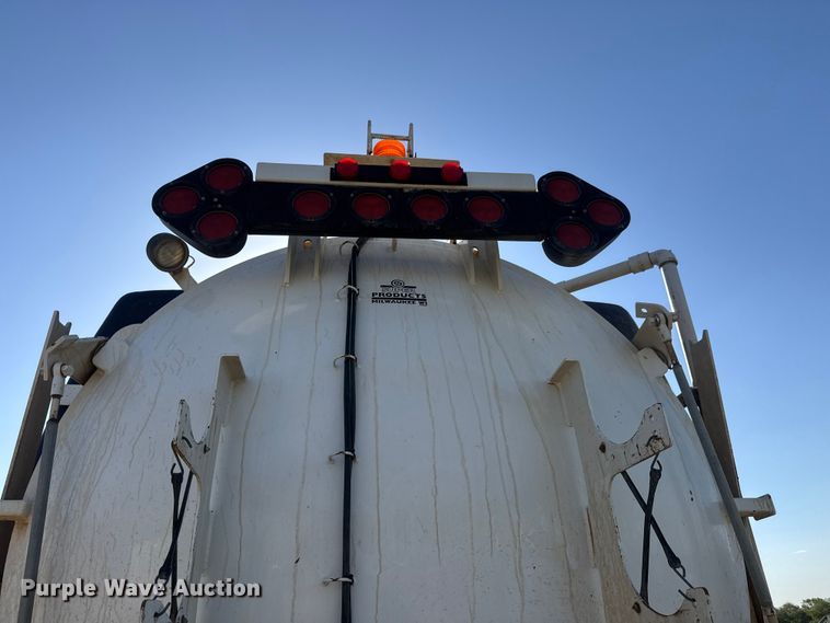 image for item MX9246 2001 Freightliner FL80 sewer jetter truck