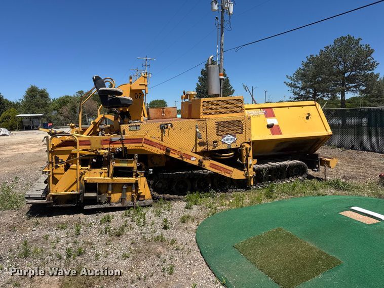 image for item MX9249 1995 Blaw Knox PF510 paver
