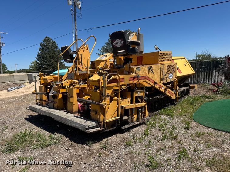 image for item MX9249 1995 Blaw Knox PF510 paver
