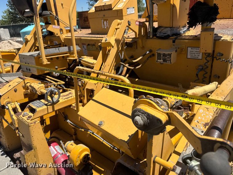 image for item MX9249 1995 Blaw Knox PF510 paver