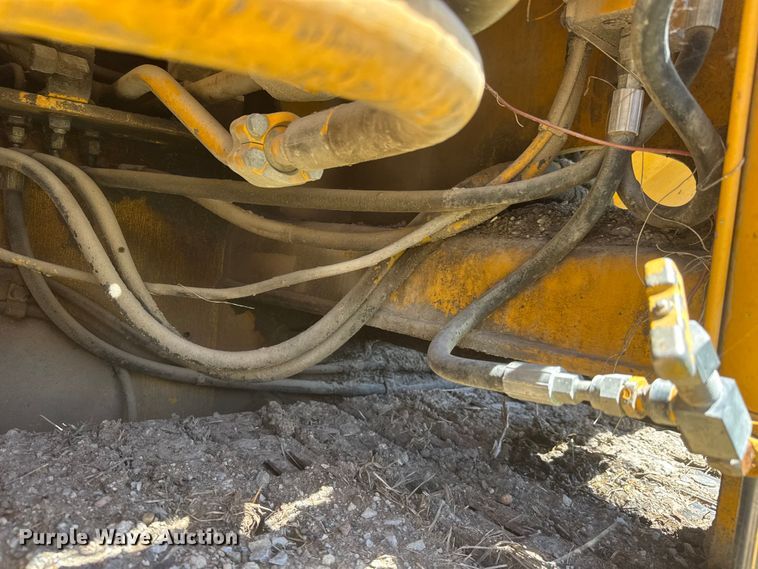 image for item MX9249 1995 Blaw Knox PF510 paver