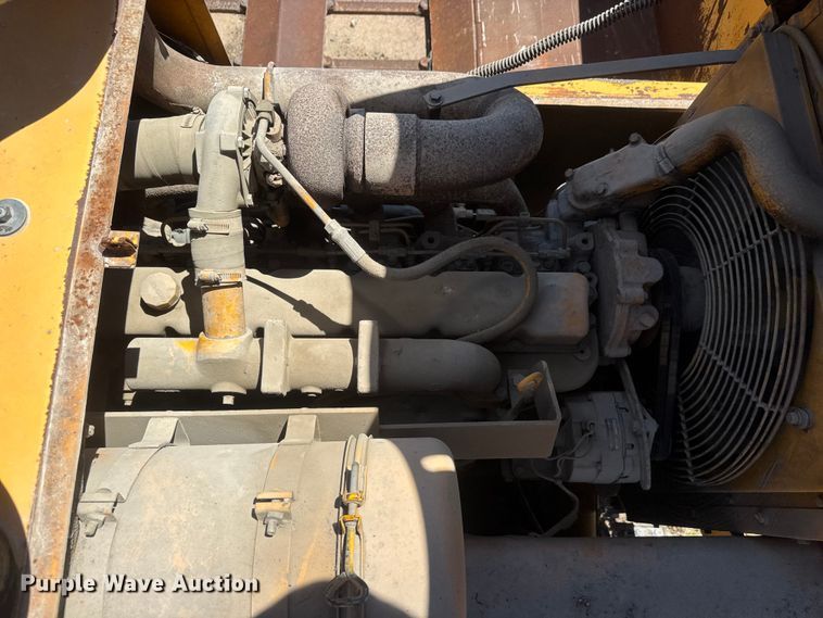 image for item MX9249 1995 Blaw Knox PF510 paver