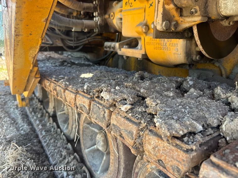 image for item MX9249 1995 Blaw Knox PF510 paver