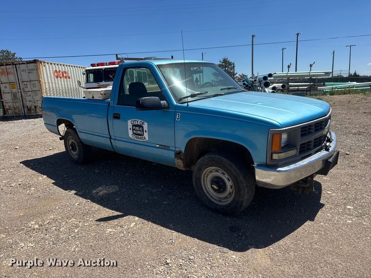 image for item MX9250 1995 Chevrolet 1500 pickup truck