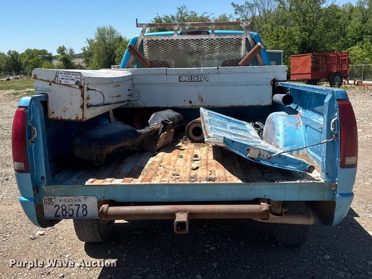 image for item MX9250 1995 Chevrolet 1500 pickup truck